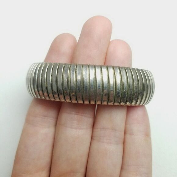 Vintage Silver Tone Ribbed Stretch Bangle Bracelet, Unisex Minimal Stacking - Picture 6 of 6